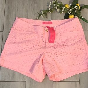 New Lilly Pulitzer pink oval flower shorts…